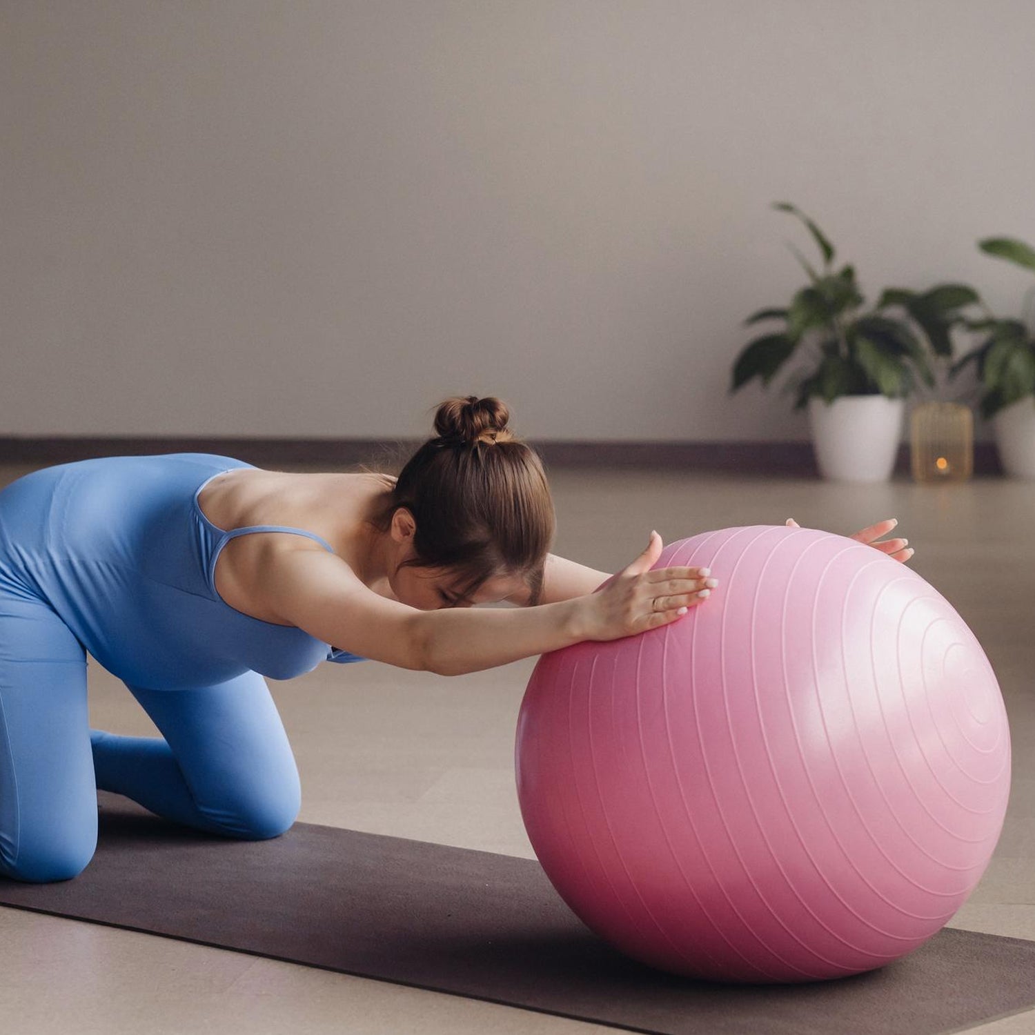 9091 Anti Burst 65 cm Exercise Ball with Inflation Pump, Non-Slip Gym Ball, for Yoga, Pilates, Core Training Exercises at Home and Gym- Suitable for Men and Women 9091 Anti Burst 65 cm Exercise Ball with Inflation Pump, Non-Slip Gym Ball, for Yoga, Pilates, Core Training Exercises at Home and Gym- Suitable for Men and Women